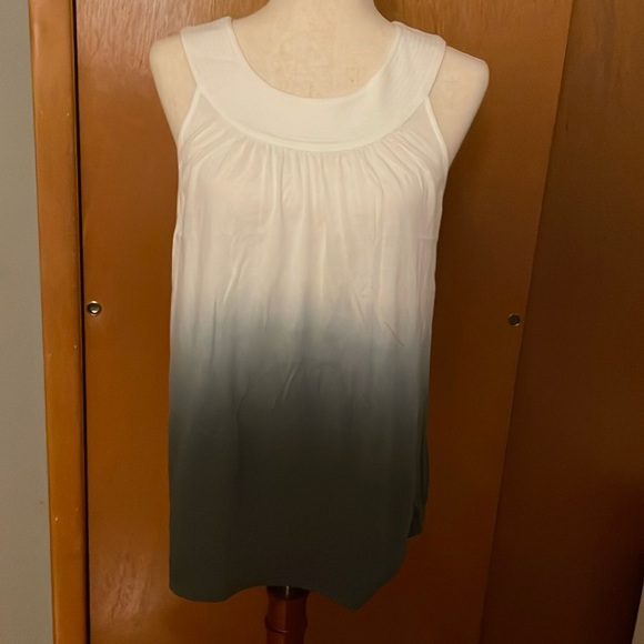 Express sleeveless blouse (tunic) size S, white and gray. Loose fitting - Picture 8 of 17